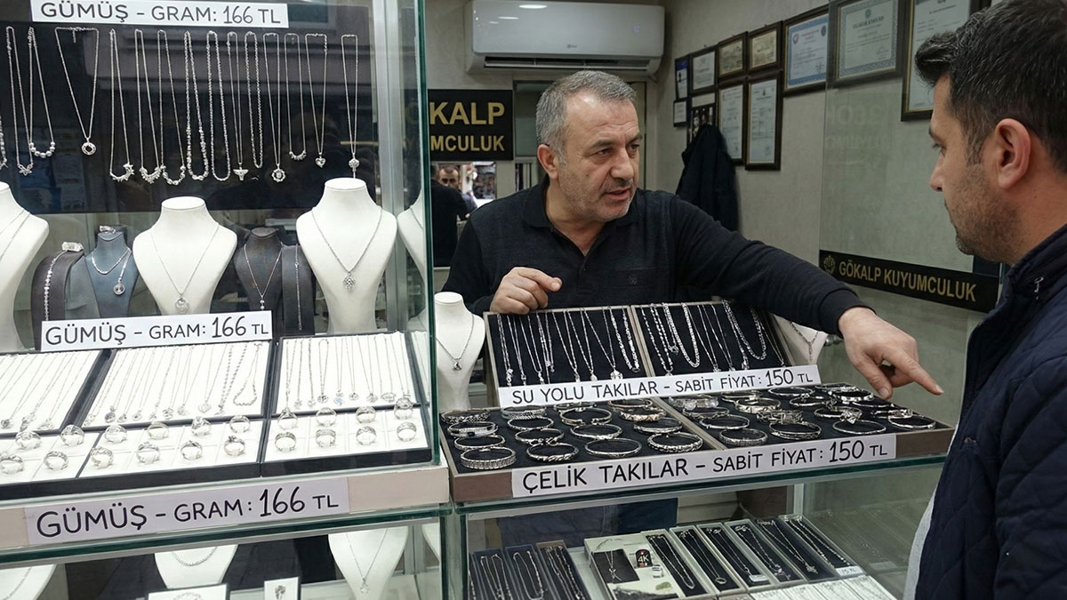 Altınla yarışan gümüş vatandaşı canından bezdirdi!