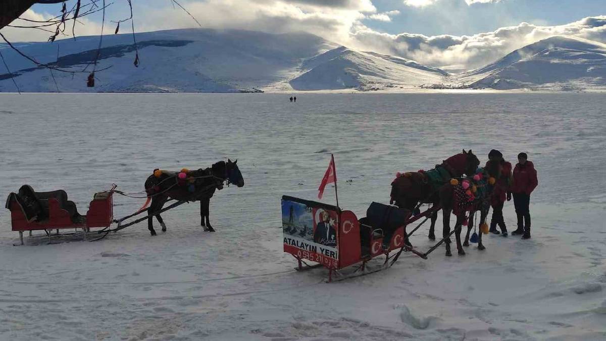 1959 metrede atlı kızak seferi! Sıcaklık -20 dereceye kadar düştü: Buz üzerinde eğlence başladı