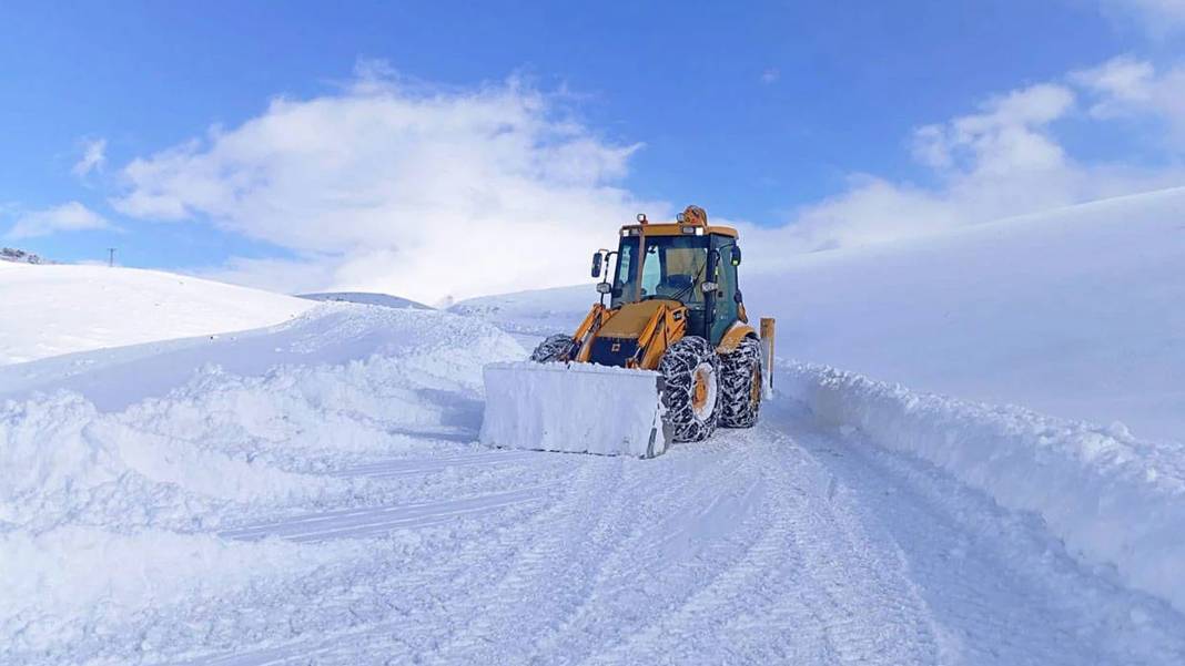 Doğuda kar geçit vermiyor: 4 ilde 539 yerleşim yeriyle irtibat kesildi
