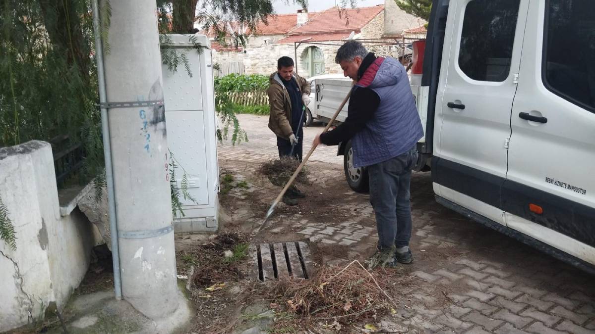 Foça'da kent genelinde eş zamanlı çalışmalar sürüyor