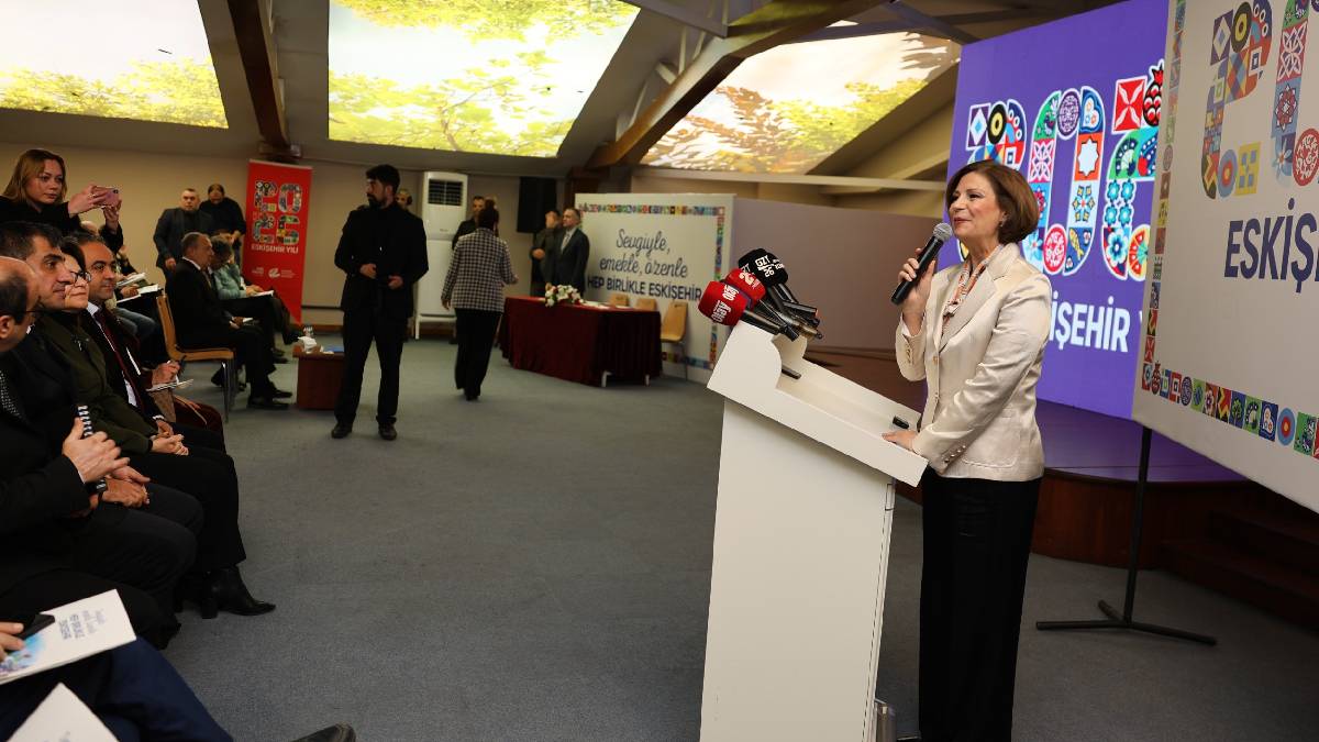 Başkan Ünlüce'den 2026 Eskişehir Yılı Büyükşehir Belediyesi proje tanıtımı