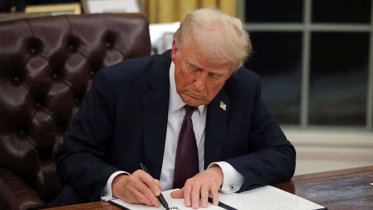 Trump, gelişmiş çiplere yüzde 25 tarife getirdi