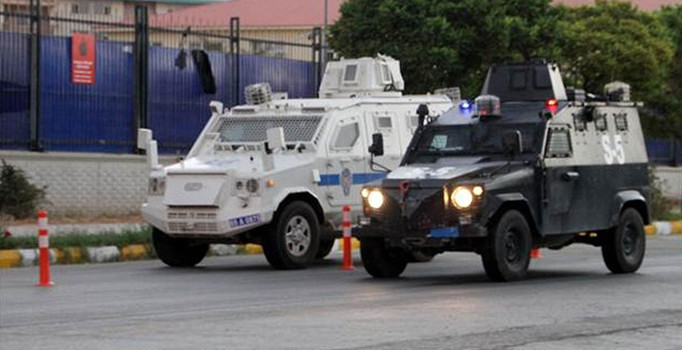 Başbakan Binali Yıldırım sabaha karşı Van’da şehit törenine katıldı