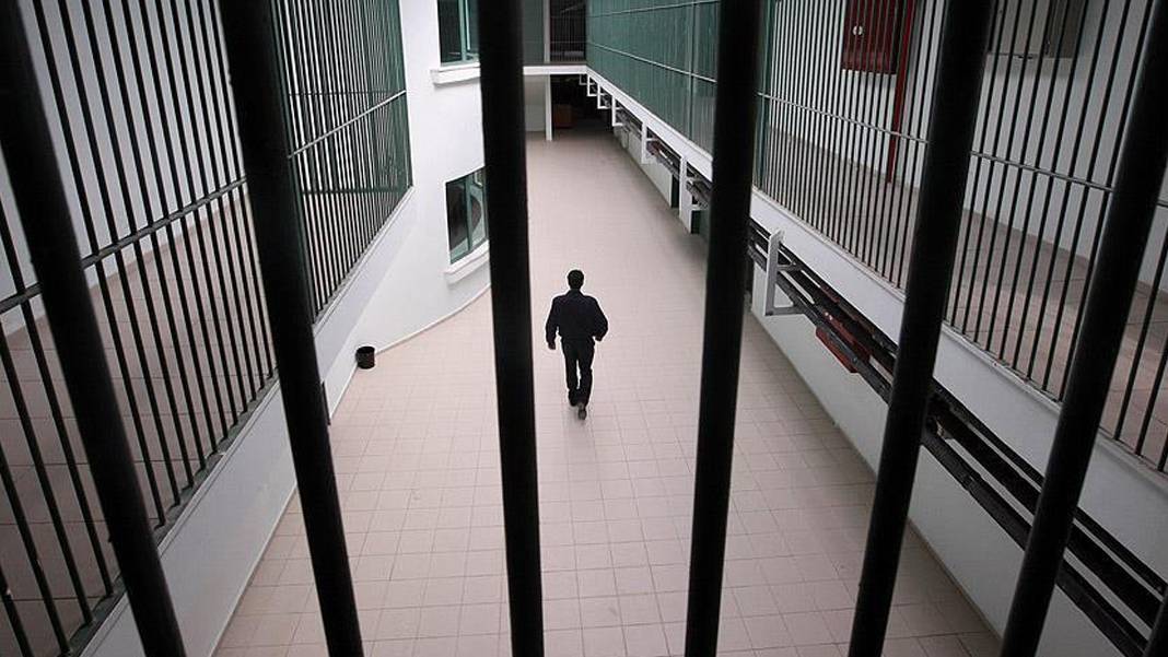 Cezaevi personeline iyi haber: Başmemurlara 'müdürlük' yolu açıldı! Resmi Gazete'de yayımlandı