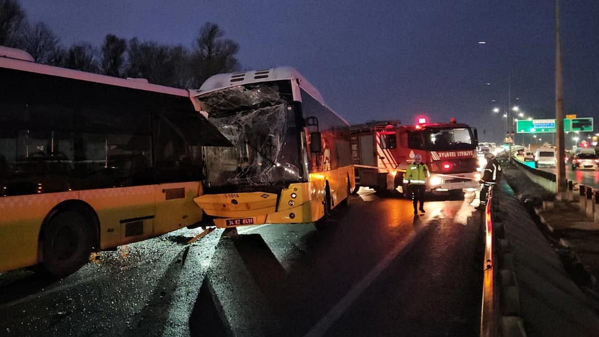 Başakşehir'de 3 otobüs birbirine girdi: Yaralılar var