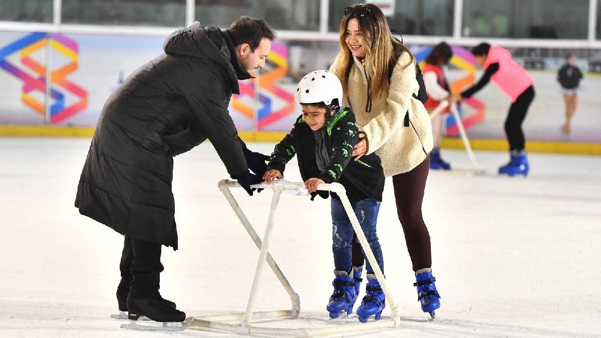 Büyükşehir’den öğrencilere yarıyıl tatili için buz pisti müjdesi