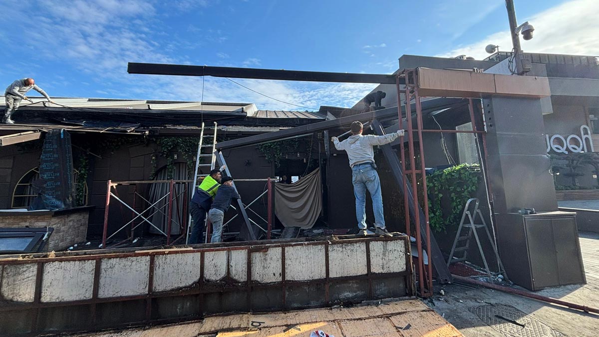 Boğaz'ın ünlü mekanına sabah şoku! İBB Ekipleri 'Oligark'a girdi: Kaçak bölümler yıkıldı