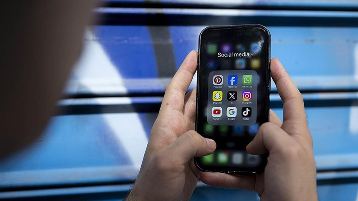 Avustralya'da 16 yaş altına sosyal medya yasağı: 4,7 milyon hesap kapatıldı