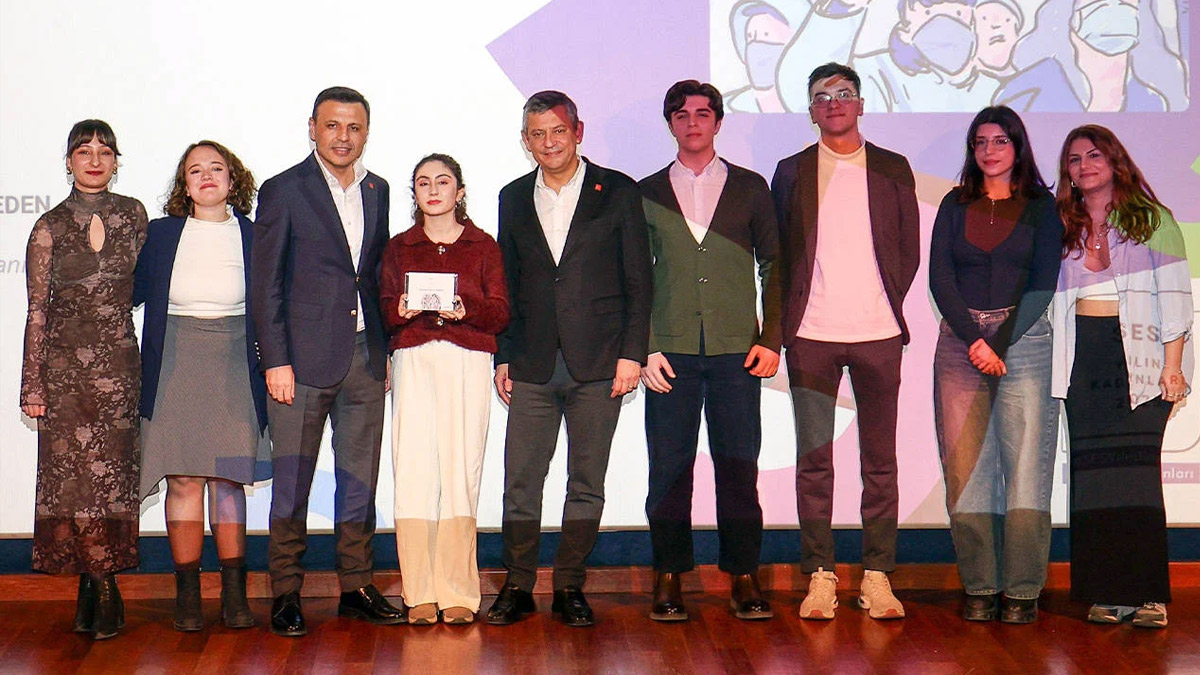 Özel, yılın kadınları ödül töreninde: Mücadele devam ediyorsa onların sayesinde