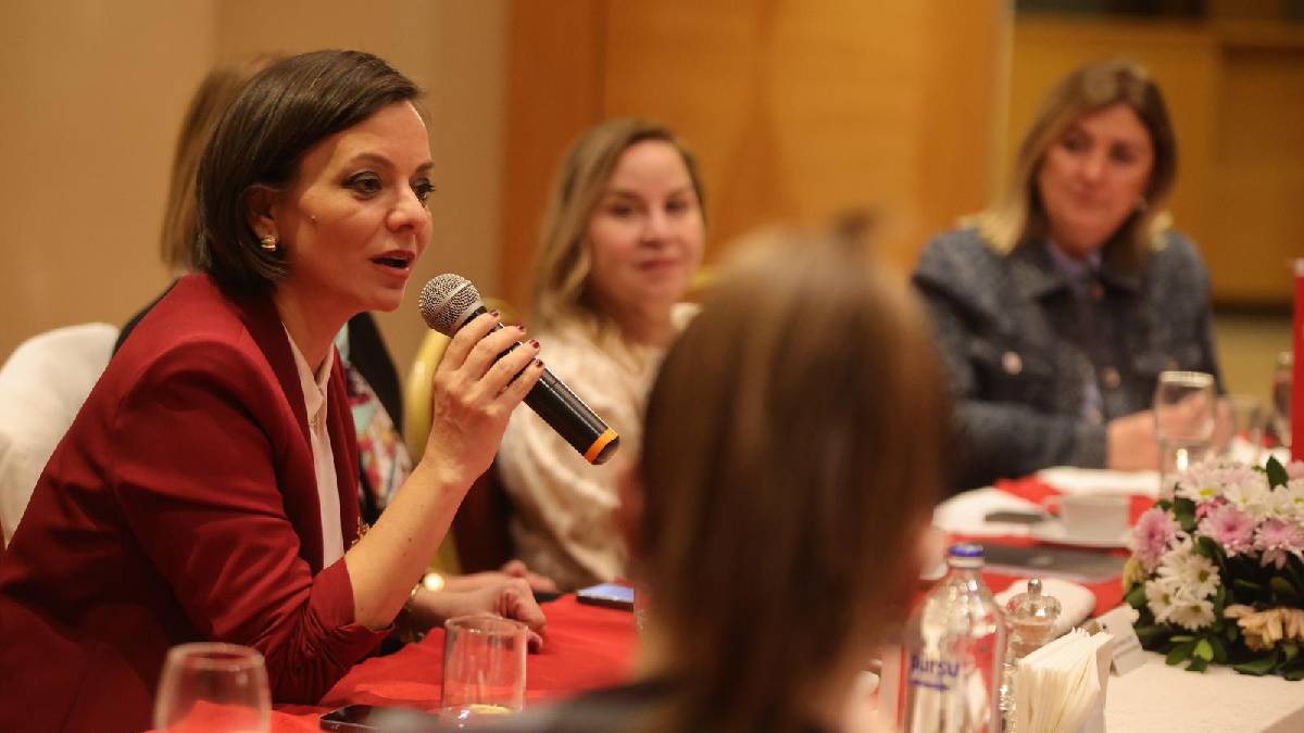 Başkan Kınay: “Kadınlar değişimin en güçlü taşıyıcısıdır”