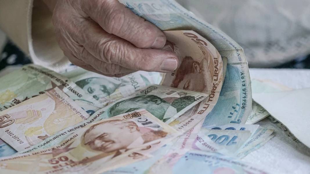 Milyonlarca emekliye 'sınırlı' zam: Bayram ikramiyesi sadece 500 lira artacak