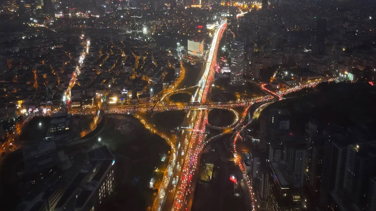 İstanbul'da trafik yoğunluğu yüzde 87