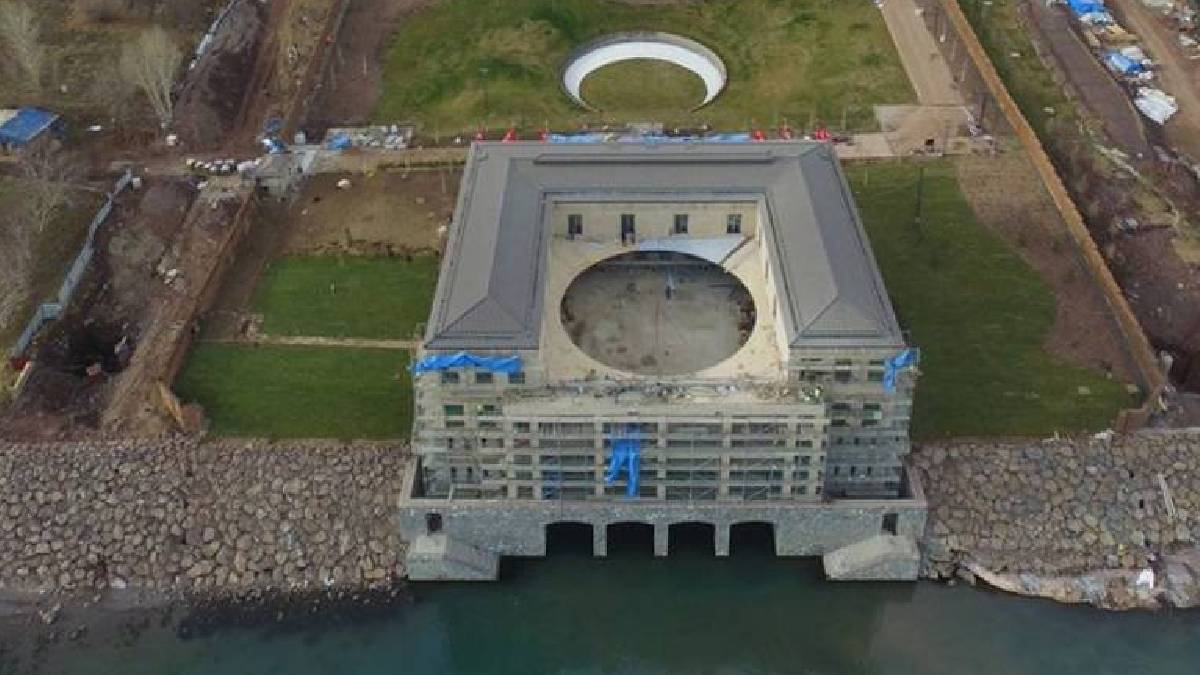 Ahlat’taki “kışlık saray”ın maliyeti 600 milyon TL sınırına dayandı