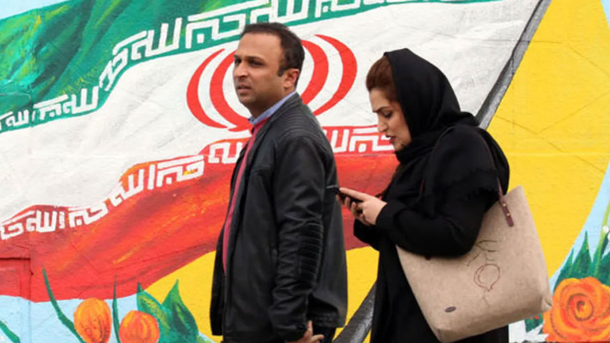 İran'da kısıtlamalar kademeli olarak kaldırılacak