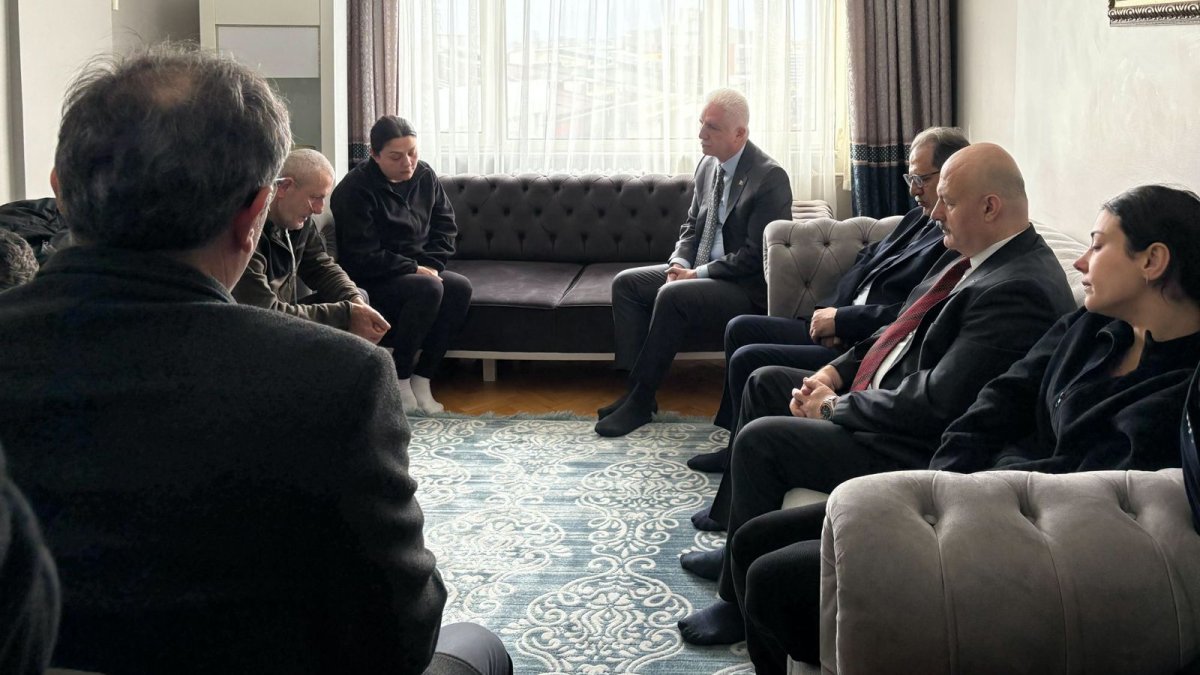 Vali Gül'den, bıçaklı saldırıda hayatını kaybeden Atlas'ın ailesine ziyaret