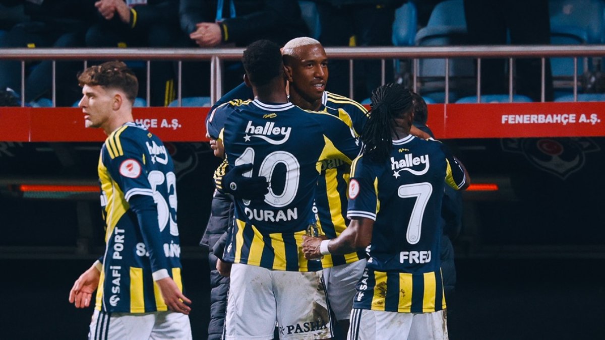 Fenerbahçe kamp kadrosunu açıkladı: 4 eksik var