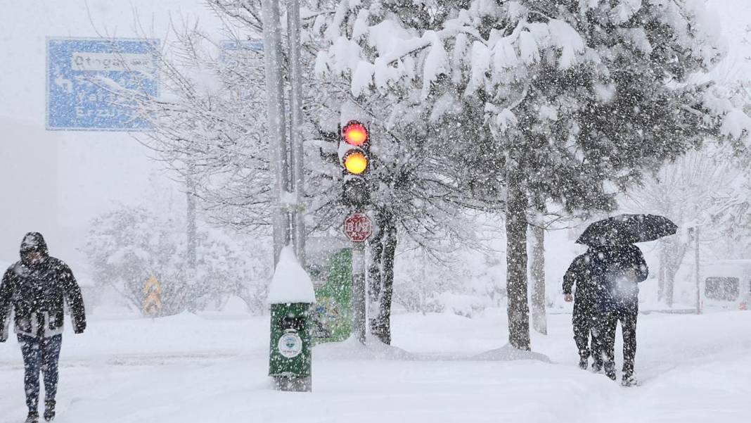 Kar, fırtına ve dondurucu soğuk geliyor: Meteoroloji il il uyardı