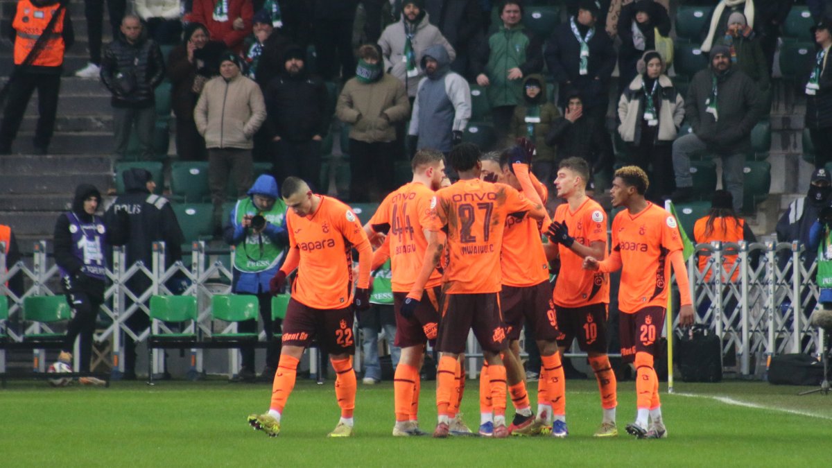 Fırtına son anda kazandı: Trabzonspor 1-0 geriye düştüğü maçta Kocaelispor'u 2-1 yendi