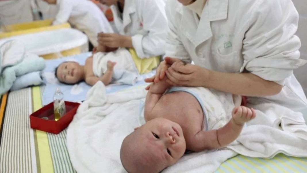 Çin’de doğum oranı 1949’dan bu yana en düşük seviyeye geriledi