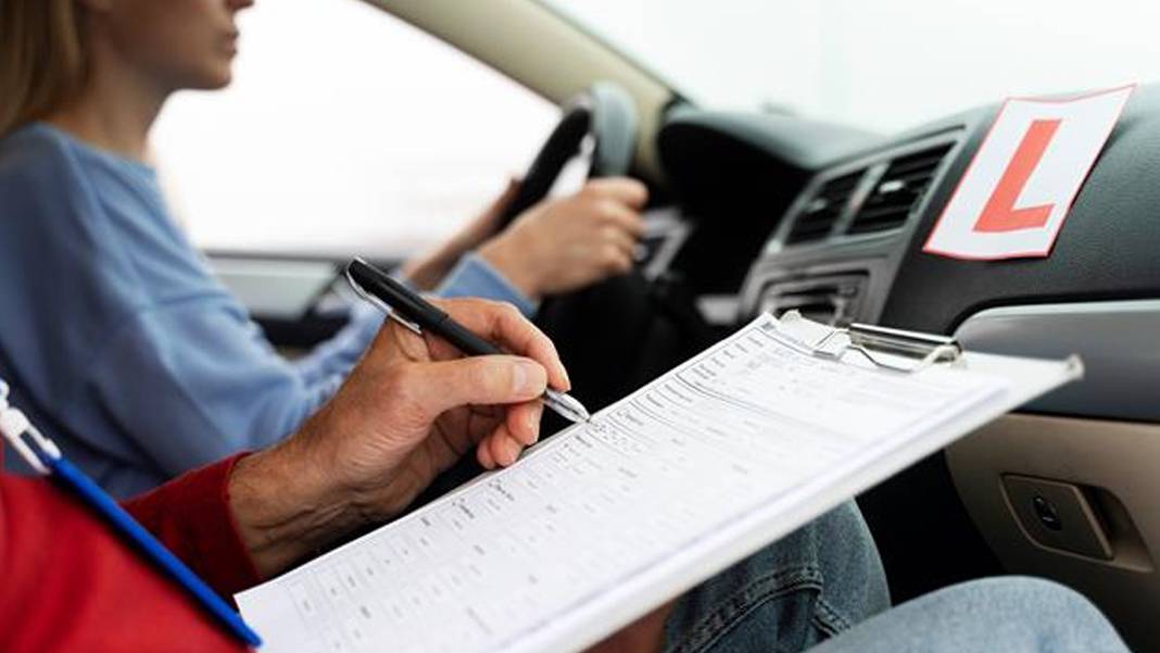 Flanders'ta ehliyet sınavı krizi: Randevular karaborsaya düştü