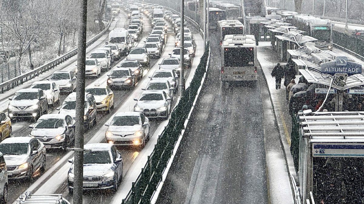 Prof. Dr. Orhan Şen saat verdi: Kar yağışı bitiyor! İşte yağmura döneceği o saat...