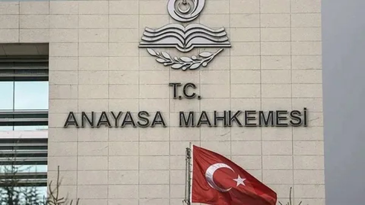 AYM’den gazeteciye verilen tazminat cezasına ihlal kararı