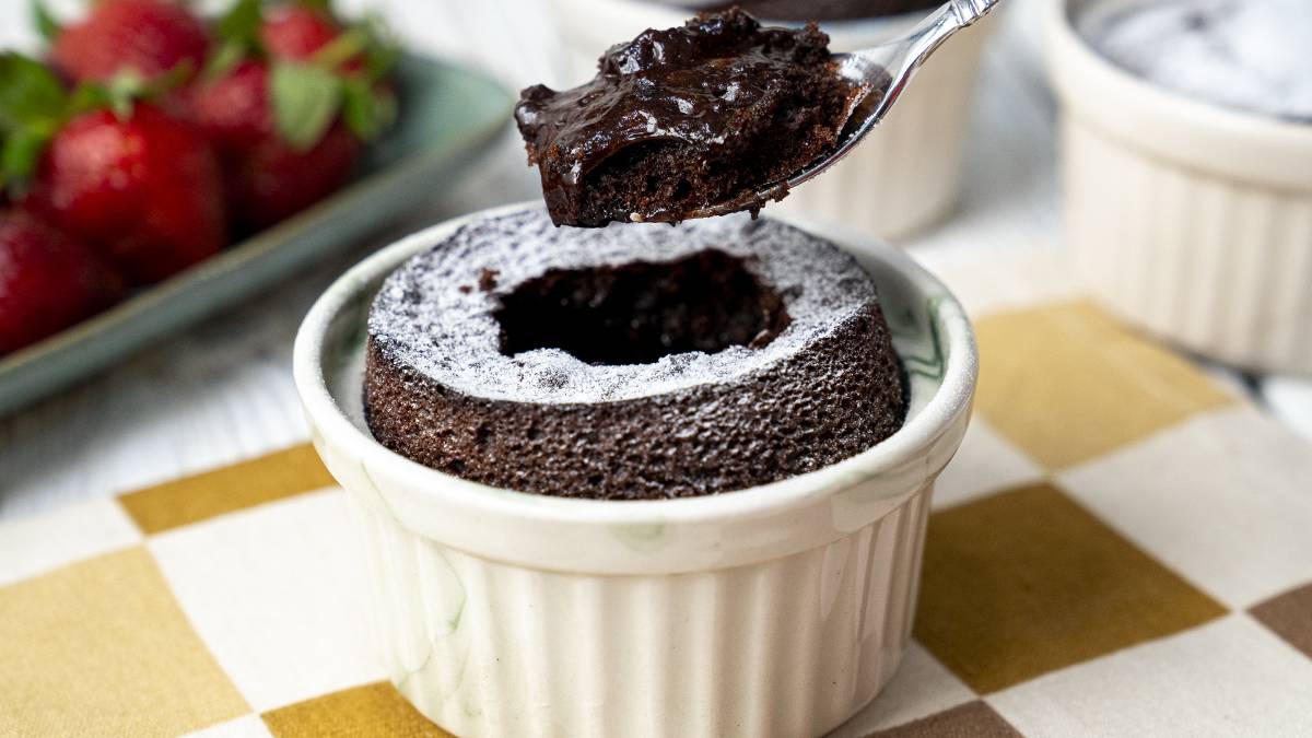 Az malzemeli ve bol akışkan: Tadına doyamayacaksınız: Ev Yapımı Sufle Tarifi