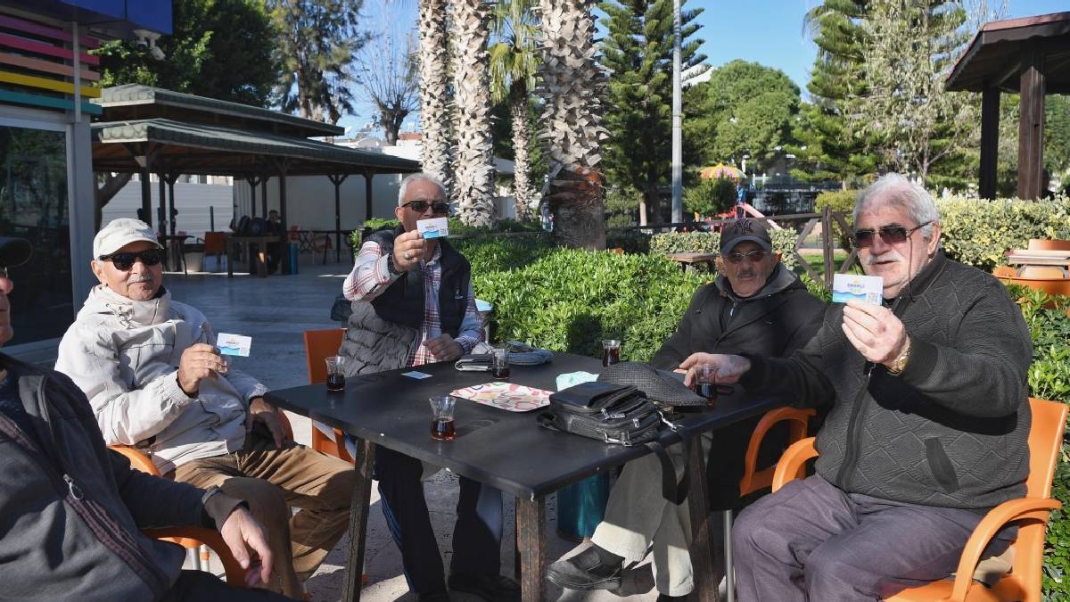Konyaaltı Belediyesinden emekliye destek: 8 ayda 4 binin üzerinde vatandaş Emekli Kart’a başvurdu