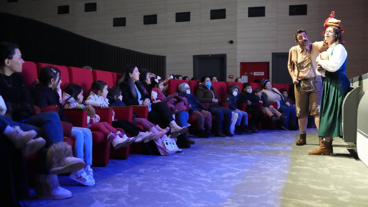 Çorlu’da çocuklar sanatla buluşuyor