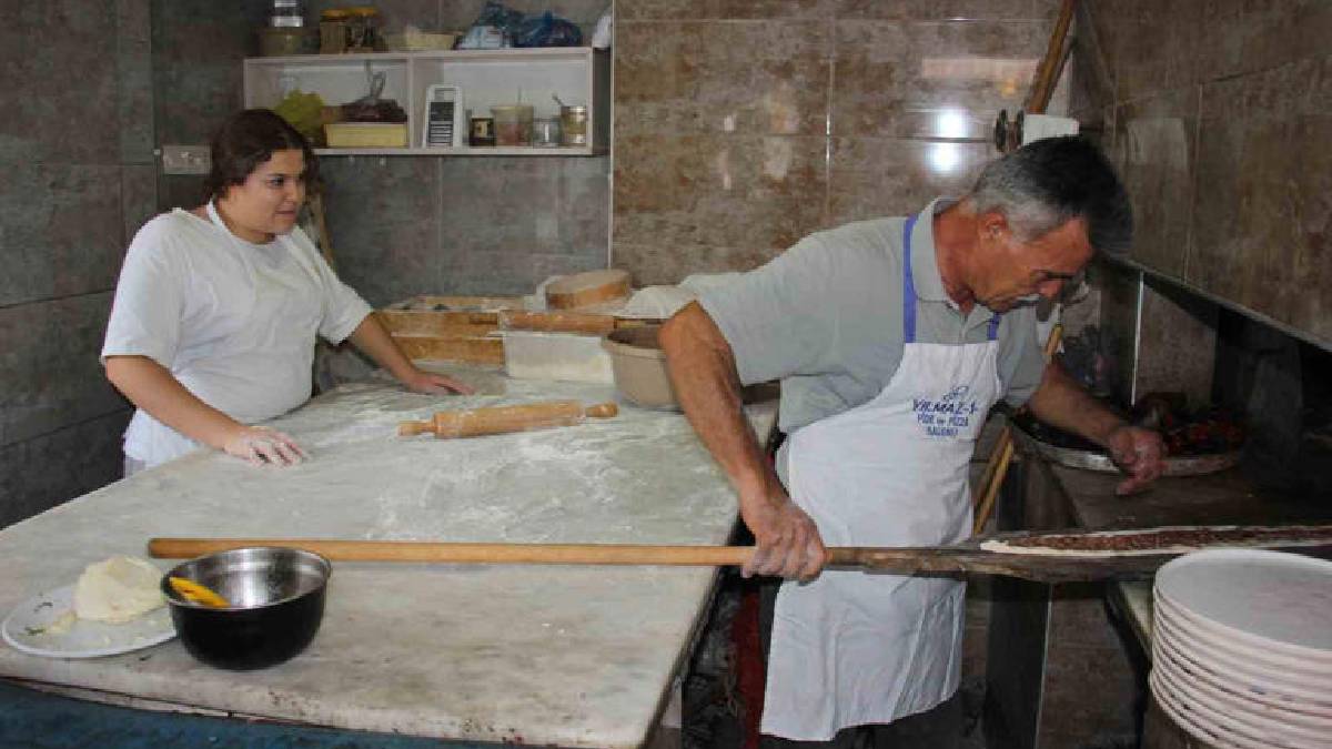 Kapıdan çırak olarak giren patron olarak çıkıyor! 45 yıldır süren gelenek: “Burası işletme değil okul”