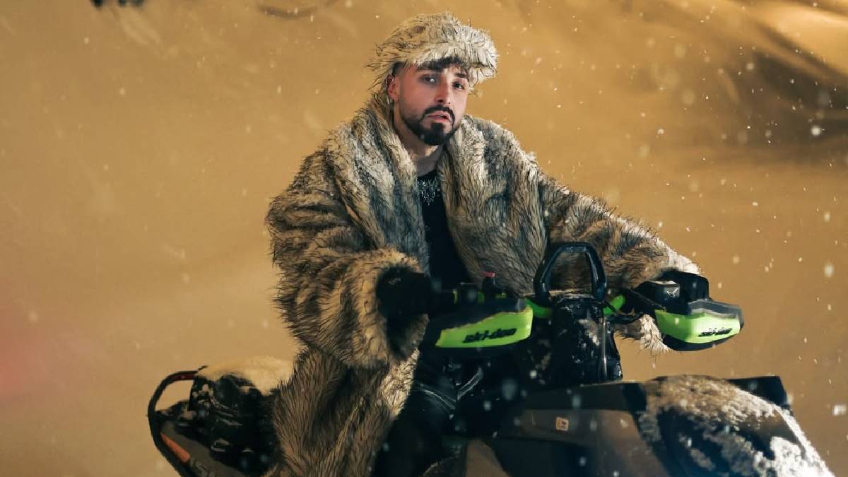 Sefo yine kürküyle gündemde! Bir an olsun sırtından çıkarmadı