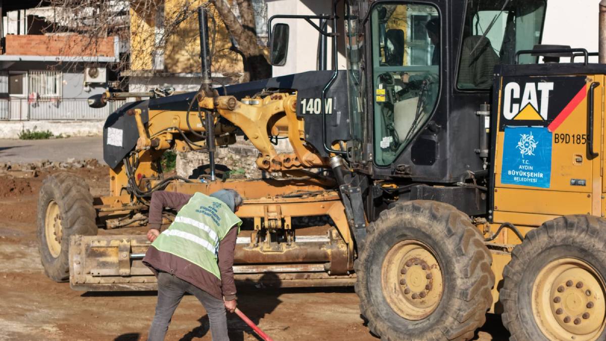 Aydın Büyükşehir Efeler’in yollarını yeniliyor