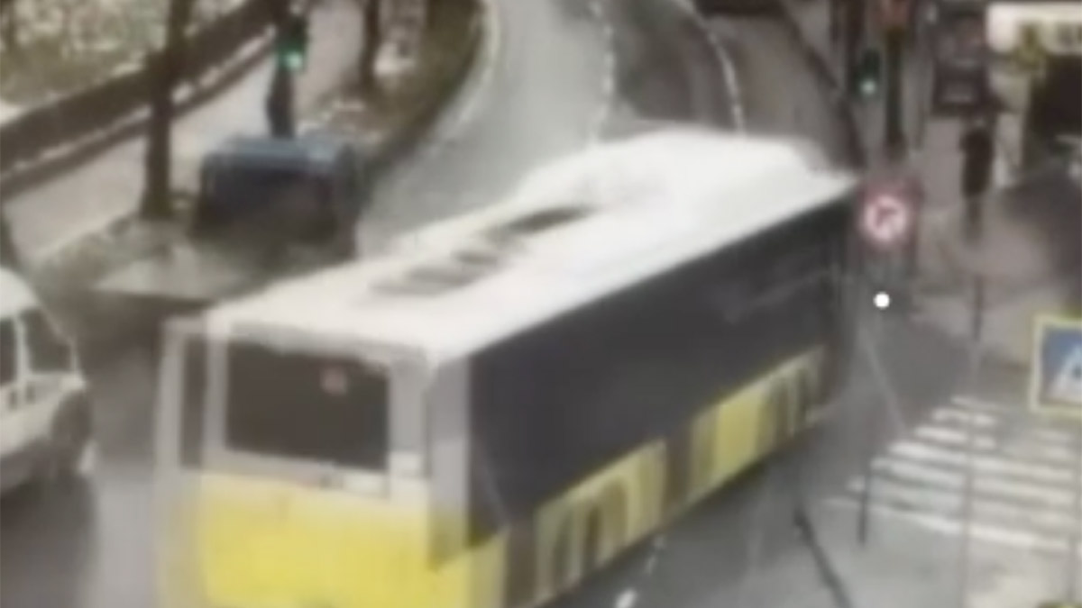 Esenler’de İETT otobüsü otoparka girdi: O anlar kamerada