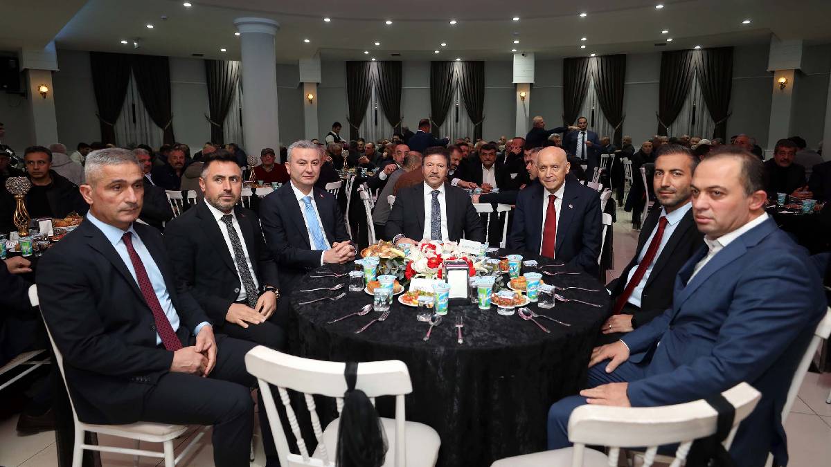 Başkan Yaşar, Yenimahalleli taksicilerle buluştu