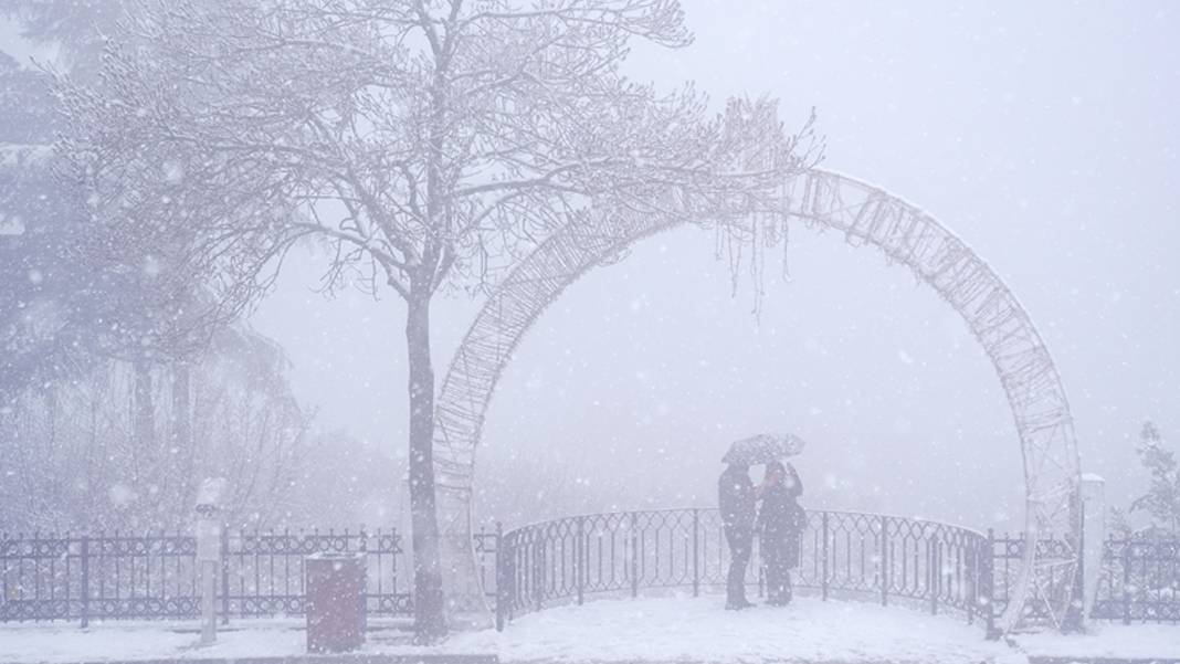 Türkiye'nin 'kar fakiri' bölgesine 'beyaz kabus' uyarısı: Kalınlık 20 santimi bulacak! Hangi iller tehlikede?