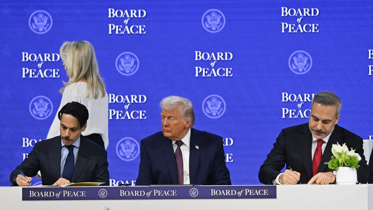 Davos'ta 'Gazze Barış Kurulu' imzalandı: Erdoğan'ı temsilen Hakan Fidan masada