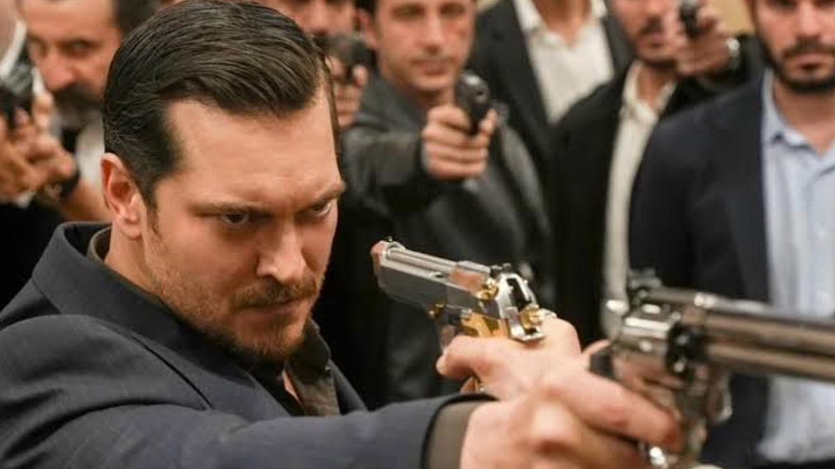 Uzmanlardan uyarı: Dizilerdeki silah ve şiddet sahnelerine 'sigara benzeri' sansür uygulanmalı