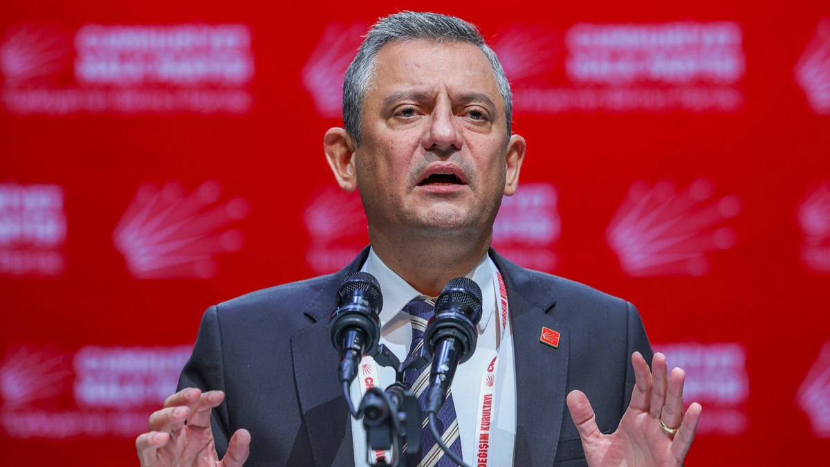 En düşük emekli aylığının Melis'te kabul edilmesine Özel'den tepki: Kanunu Anayasa Mahkemesi'ne taşıyacağız