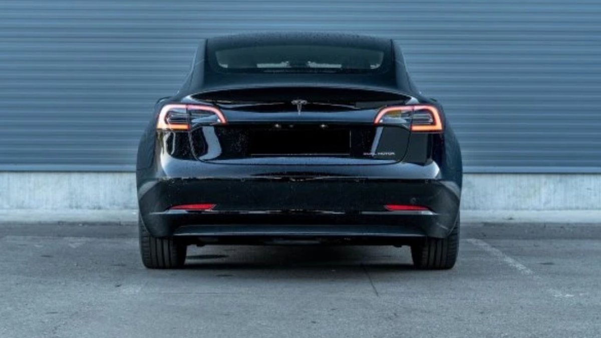 Tesla’dan sürücüleri üzecek radikal karar: Standart ‘Autopilot’ dönemi bitti, Türkiye için de yol haritası belli oldu