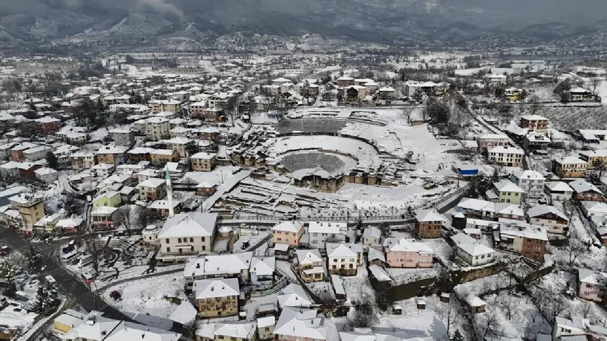 Beyaz gelinliğini giydi görkemli tarih dikkat çekti! ‘Trakyalı halkların yurdu’: Osmanlı 700 yıl önce almıştı!