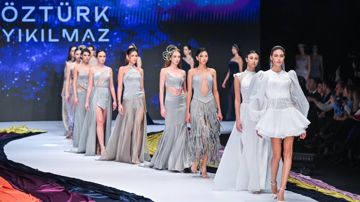 IF Wedding Fashion İzmir’de “Sessiz Asalet” podyuma taşındı