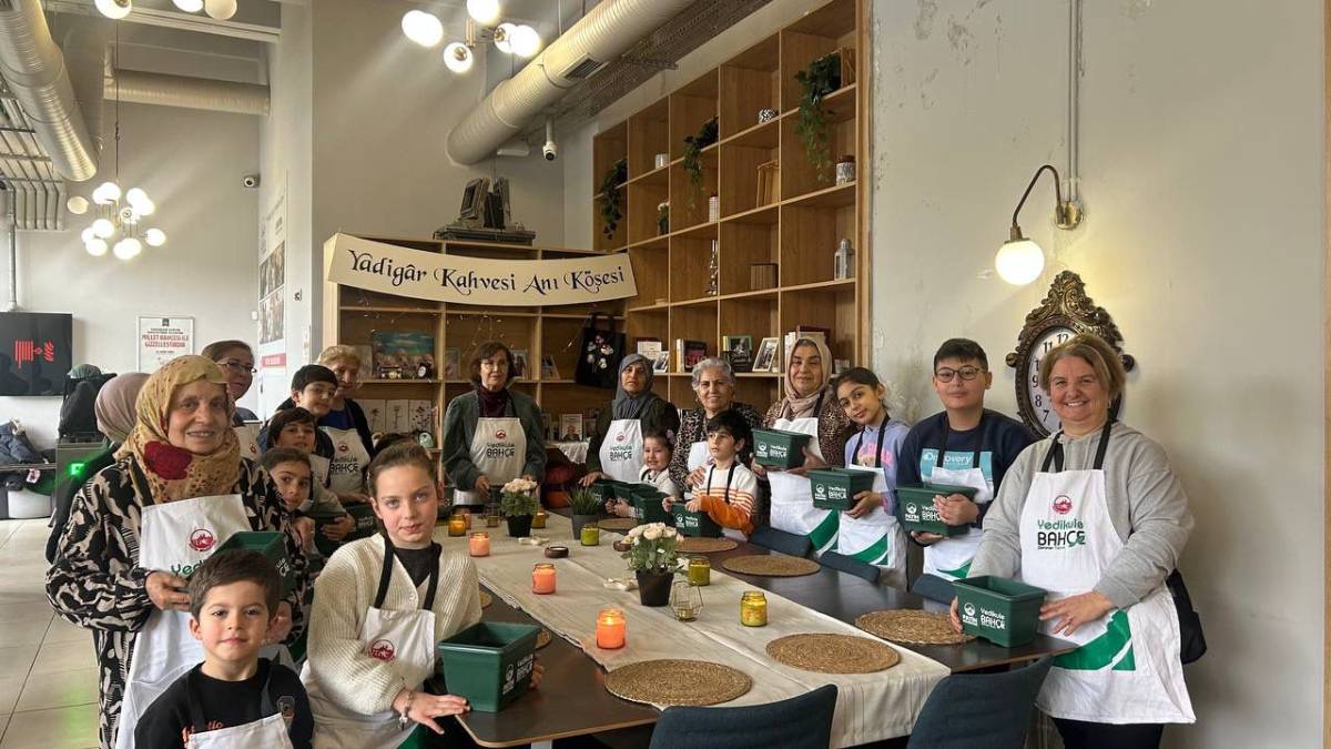 Ara tatilde kuşaklar Yadigâr Kahvesi’nde buluştu