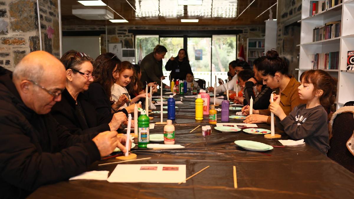 Belediyeden yarıyıl tatiline özel atölye: Üç kuşak mum boyama etkinliğinde buluştu