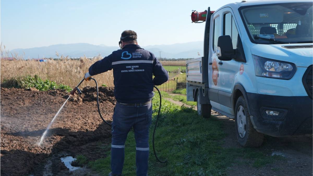 Büyükşehir haşerelere karşı kışlak mücadelesini sürdürüyor