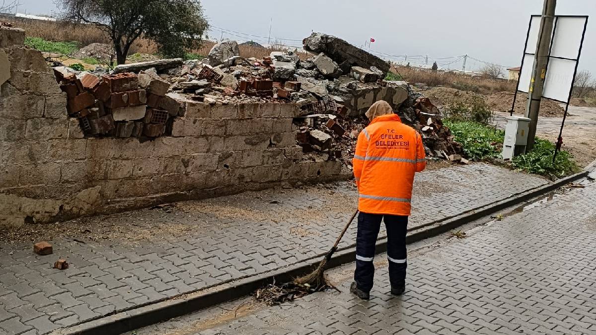 Başkan Yetişkin: “Ekiplerimiz yoğun yağışa rağmen sahada”