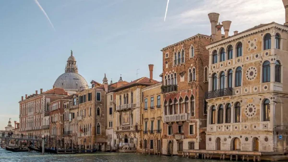 Dokuz odalı görkem, yedi karanlık hikâye: Venedik’tin "lanetli sarayı" satışta