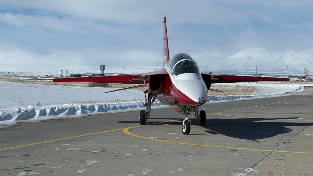 Milli jet HÜRJET dondurucu soğukları devirdi: Erzurum’daki zorlu testlerden tam not!