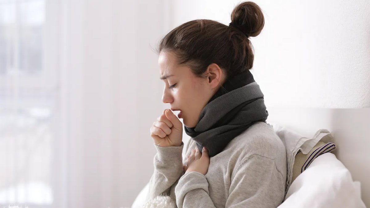 Öksürüğü bıçak gibi kesen mucize: Bir bardak içen şifayı buluyor!