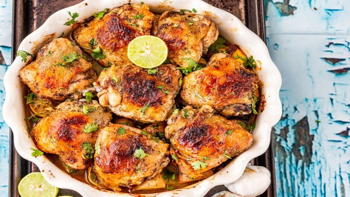 Sıradan tavuk yemeklerini unutun! Sofrada alkış kopartacak Piliç Topkapı nasıl yapılır?