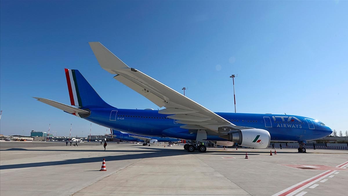 İtalyan hava yolu şirketi İsrail'e gece uçuşlarını iptal etti